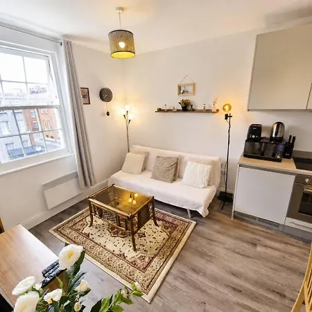 Contemporary Cabot Circus Flat Sleeps 4 * Bristol